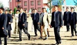 中南海保镖在线观看,揭秘神秘保镖的传奇生涯