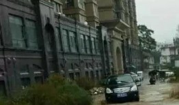 南阳一步行街爆料视频,这画面太美了！